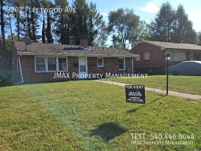4 BR, 2 BA Apartment 3202 Fleetwood Ave, Roanoke, VA 24015