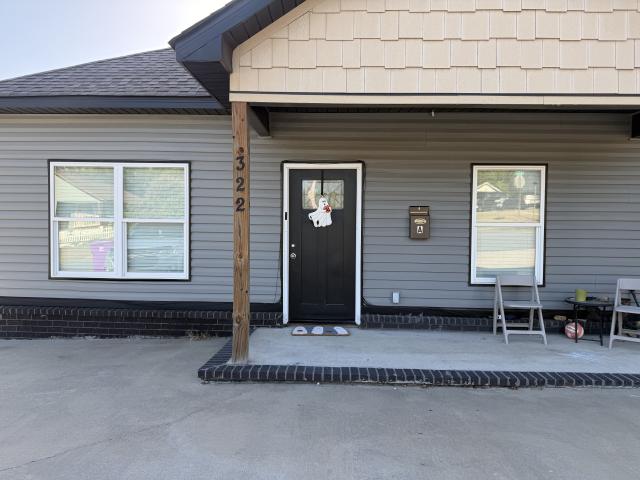 4 BR, 2 BA Apartment 322 E Maple St, Benton, AR 72015