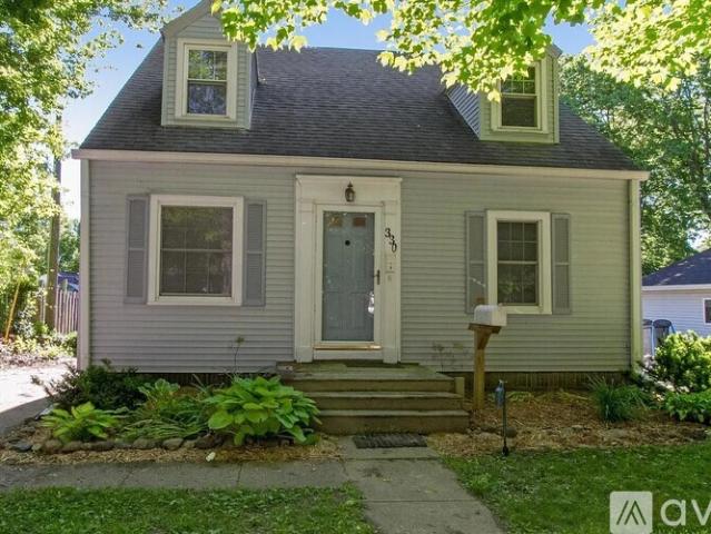 4 BR, 2 BA Apartment 330 North Franklin Avenue, Ames, IA 50014