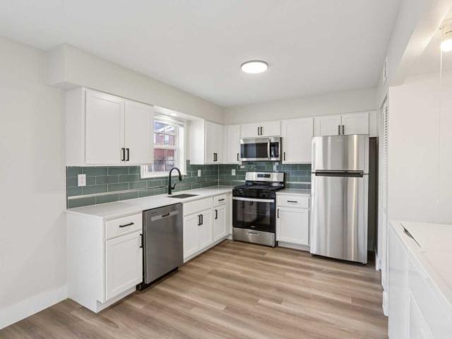 4 BR, 2 BA Apartment 4430 Brookline Court Unit 4, Indianapolis, IN 46220