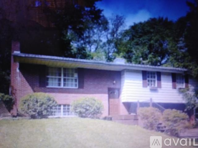 4 BR, 2 BA Apartment 450 West Water Street, Slippery Rock, PA 16057