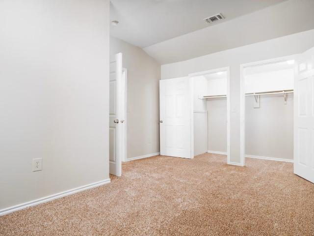 4 BR, 2 BA Apartment 4611 E Houston St Unit 1501, San Antonio, TX 78220
