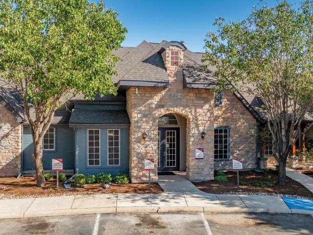 4 BR, 2 BA Apartment 4611 E Houston St Unit 2906, San Antonio, TX 78220