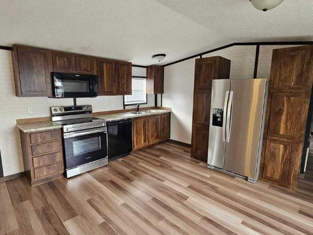 4 BR, 2 BA Apartment 4614 E. Old Trail Rd. Lot, Columbia City, IN 46725