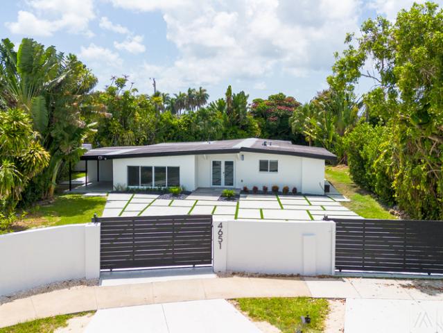 4 BR, 2 BA Apartment 4651 SW 97th Ct, Miami, FL 33165