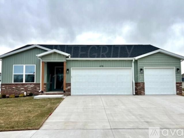 4 BR, 2 BA Apartment 478 E Lennox St, Willard, MO 65781