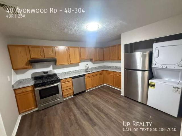 4 BR, 2 BA Apartment 48 Avonwood Rd, Avon, CT 06001