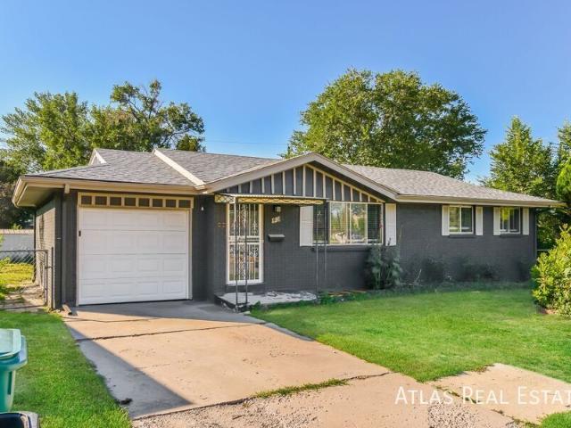 4 BR, 2 BA Apartment 49 S Roosevelt Street, Colorado Springs, CO 80910