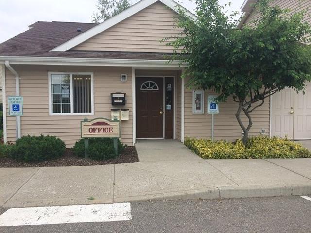 4 BR, 2 BA Apartment 409 D St Granger, WA 98932