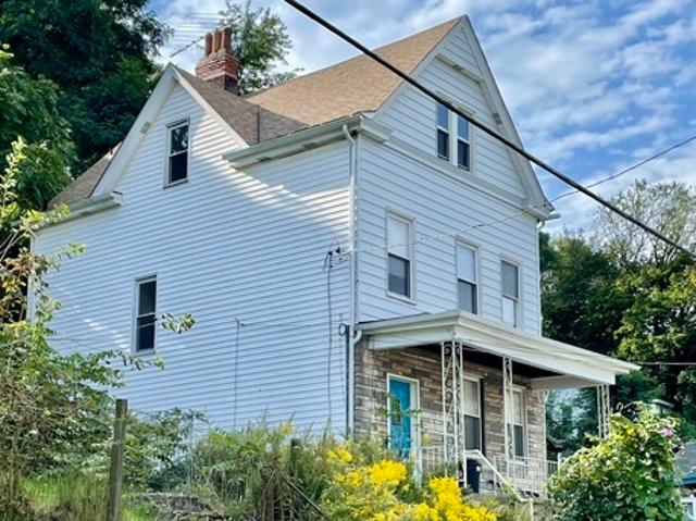 3 BR, 2 BA Apartment 419 Grace St, Pittsburgh, PA 15211