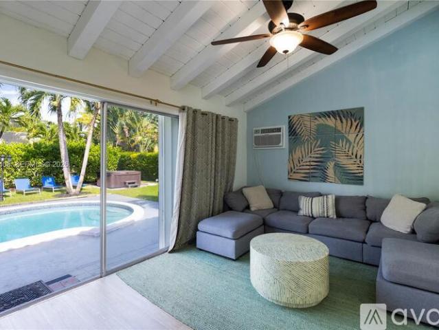 4 BR, 2 BA Apartment 437 NE 107th St, Miami, FL 33161