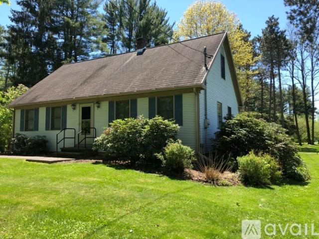 4 BR, 2 BA Apartment 4 Pine Lane, Cambridge, NY 12816