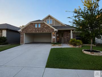 4 BR, 2 BA Apartment 547 Concho Street, Aubrey, TX 76227