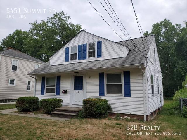 4 BR, 2 BA Apartment 5451 Summit Rd, Lyndhurst, OH 44124