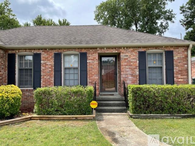4 BR, 2 BA Apartment 5585 Milford Road, Memphis, TN 38120