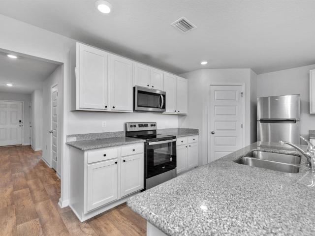 4 BR, 2 BA Apartment 5631 Guinevere Lane, Milton, FL 32583