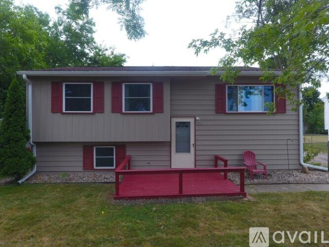 4 BR, 2 BA Apartment 5829 Cheshire St, Unit 1, Portage, MI 49002