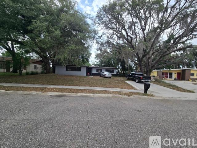 4 BR, 2 BA Apartment 5837 Perrine Dr, Orlando, FL 32808