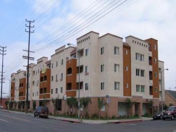 4 BR, 2 BA Apartment 5950 S Main St, Los Angeles, CA 90003