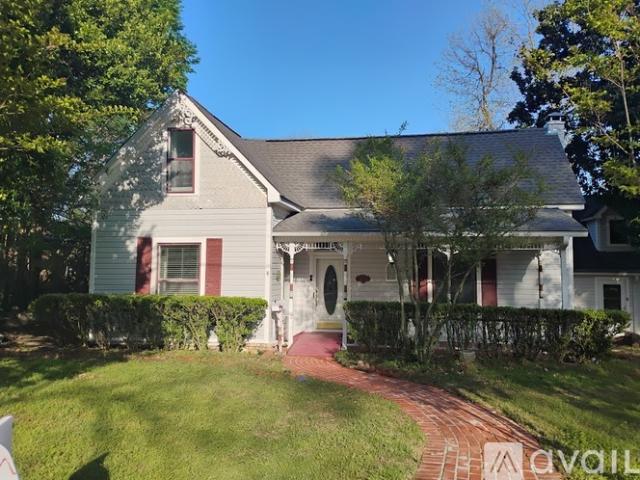 4 BR, 2 BA Apartment 504 N Newsom St, Unit Main, Mineola, TX 75773