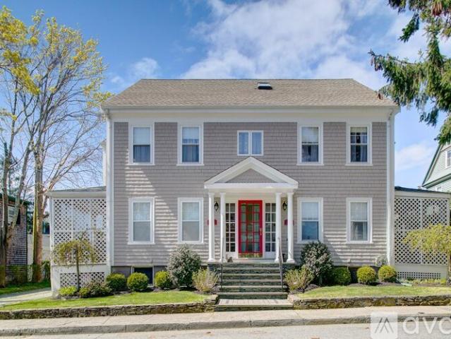 4 BR, 2 BA Apartment 51 Powel Ave, Unit #R, Newport, RI 02840