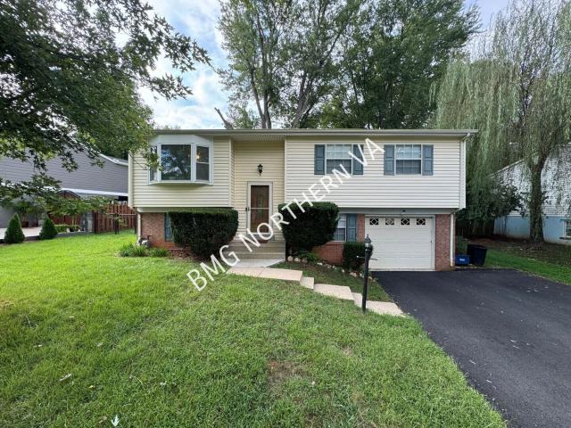 4 BR, 2 BA Apartment 5365 Seneca Ct, Woodbridge, VA 22193