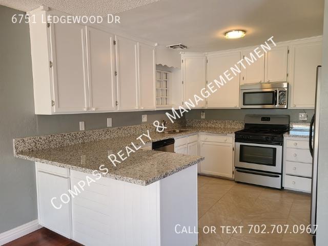 4 BR, 2 BA Apartment 6751 Ledgewood Dr, Las Vegas, NV 89103