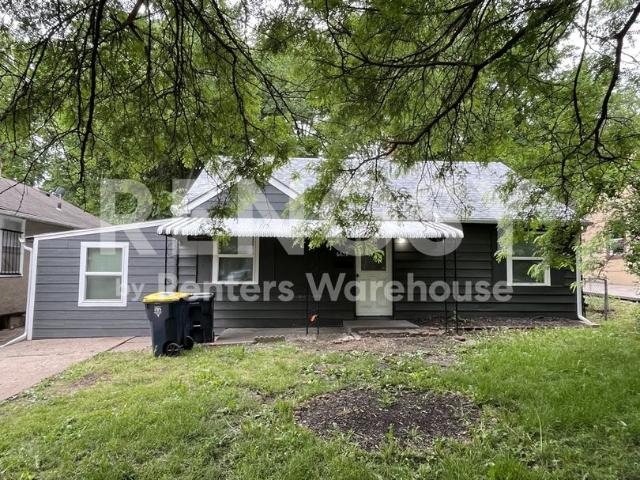 4 BR, 2 BA Apartment 6812 College Ave, Kansas City, MO 64132