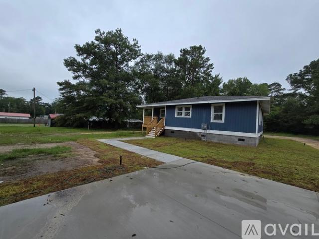 4 BR, 2 BA Apartment 618 Robin St, Loris, SC 29569