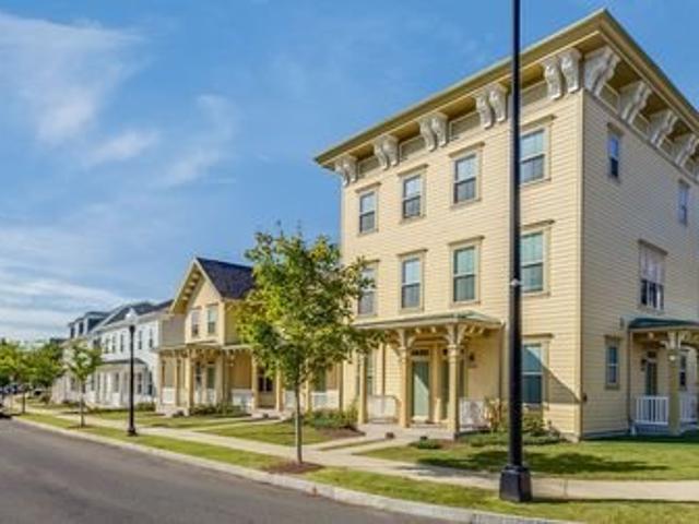 4 BR, 2 BA Apartment 6 Solomon Crossing, New Haven, CT 06515