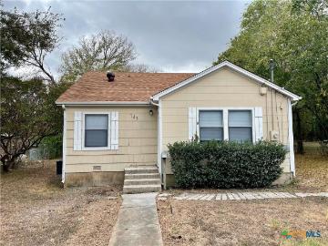 4 BR, 2 BA Apartment 743 East 13th Avenue, Belton, TX 76513