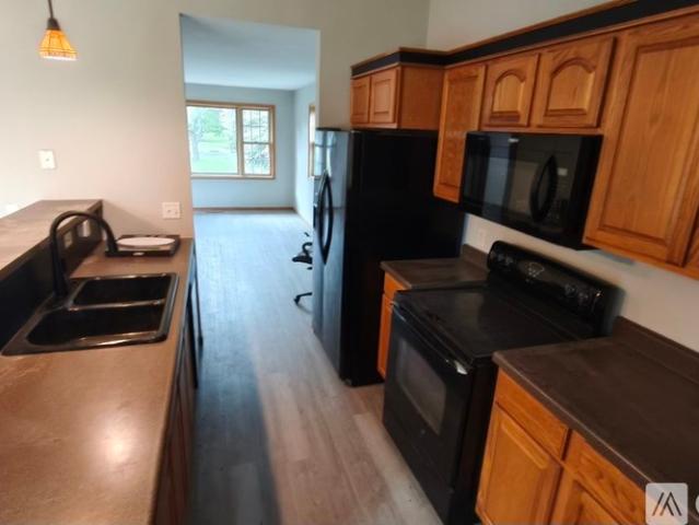 4 BR, 2 BA Apartment 750 W Berwood Ave, Vadnais Heights, MN 55127