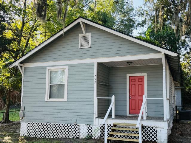 4 BR, 2 BA Apartment 752 Ashford St, Jacksonville, FL 32208