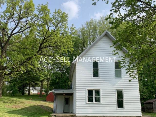4 BR, 2 BA Apartment 705 West Grove, Greenville, MI 48838