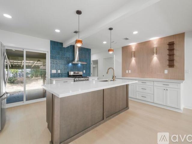 4 BR, 2 BA Apartment 725 Taber Ave, Yuba City, CA 95991
