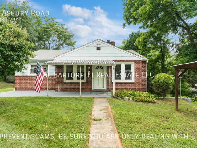 4 BR, 2 BA Apartment 7 Asbury Road, Asheville, NC 28804