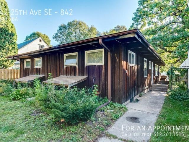 4 BR, 2 BA Apartment 842 25th Ave SE, Minneapolis, MN 55414