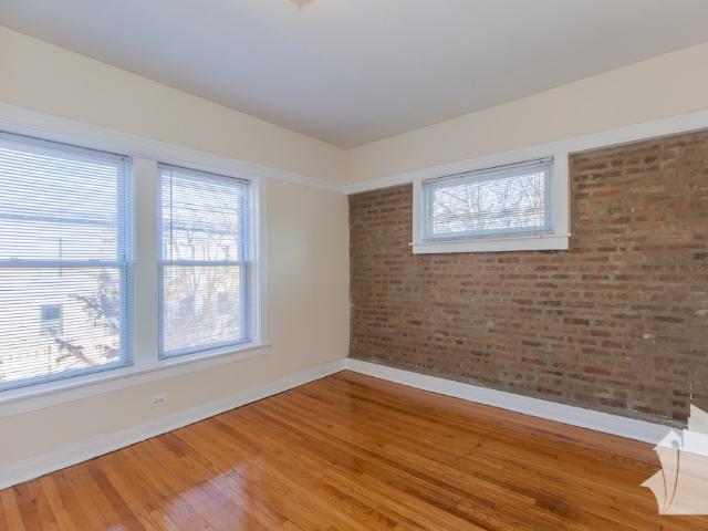 4 BR, 2 BA Apartment 853 West Cornelia Avenue, Chicago, IL 60657