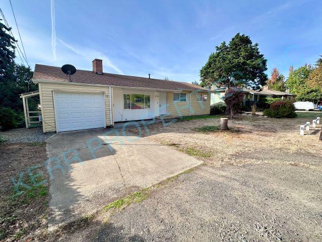4 BR, 2 BA Apartment 8724 NE Beech St, Portland, OR 97220