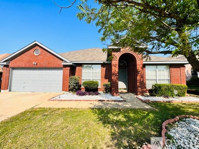 4 BR, 2 BA Apartment 8015 Peregrine Trail, Arlington, TX 76001