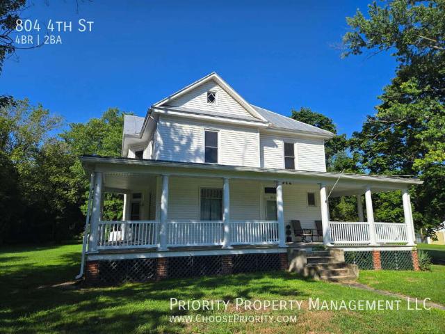 4 BR, 2 BA Apartment 804 4th St, Elkton, VA 22827