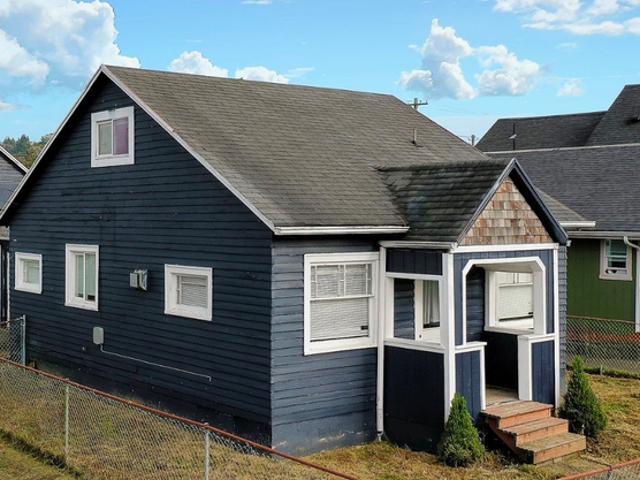 4 BR, 2 BA Apartment 820 W 1st St, Unit 820, Aberdeen, WA 98520