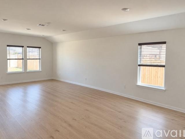 4 BR, 2 BA Apartment 964 Lake Sweetwater Lane, Buda, TX 78610