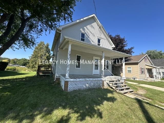 4 BR, 2 BA Apartment 912 E Lincoln Ave, Little Chute, WI 54140