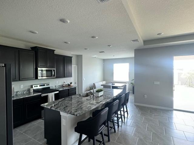 4 BR, 3.5 BA Apartment 10721 Bridgegate Heights Loop, San Antonio, FL 33576