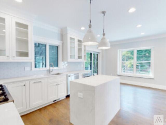 4 BR, 3.5 BA Apartment 101 Sumner Rd, Unit 1, Brookline, MA 02445