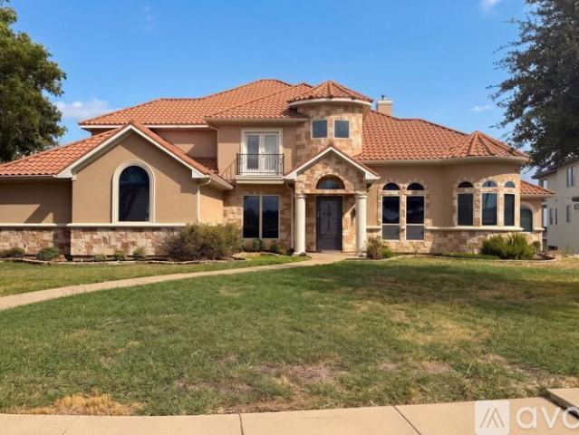 4 BR, 3.5 BA Apartment 1118 Mallard Pointe Dr, Cedar Hill, TX 75104