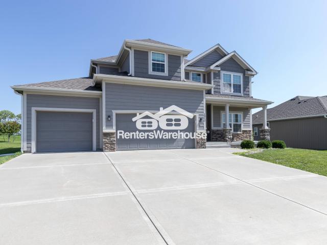 4 BR, 3.5 BA Apartment 1312 NW 95th St, Kansas City, MO 64155
