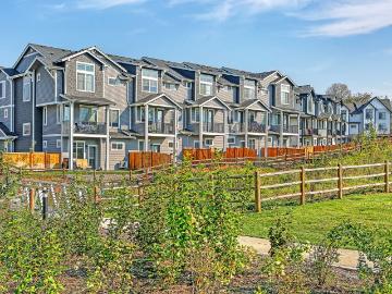4 BR, 3.5 BA Apartment 14242 Railroad Way NE Unit 01 14322, Duvall, WA 98019