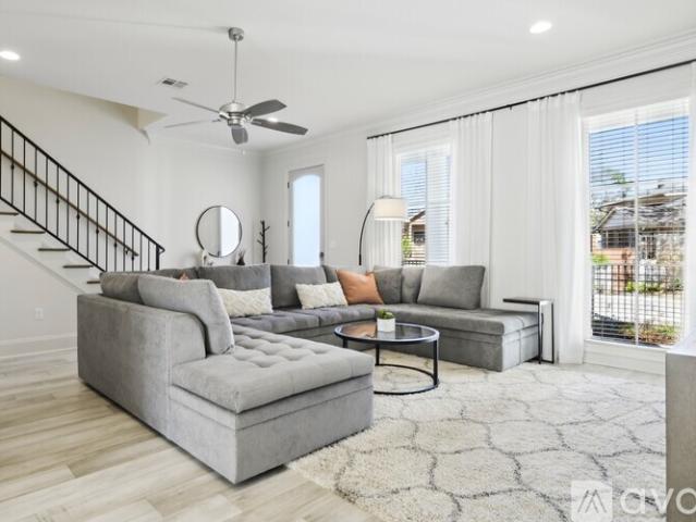 4 BR, 3.5 BA Apartment 1656 Belmont Avenue Unit A, Baton Rouge, LA 70808